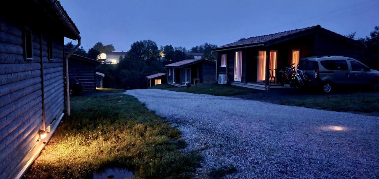 Les Chalets D Hermine Montredon-Labessonnie Ngoại thất bức ảnh